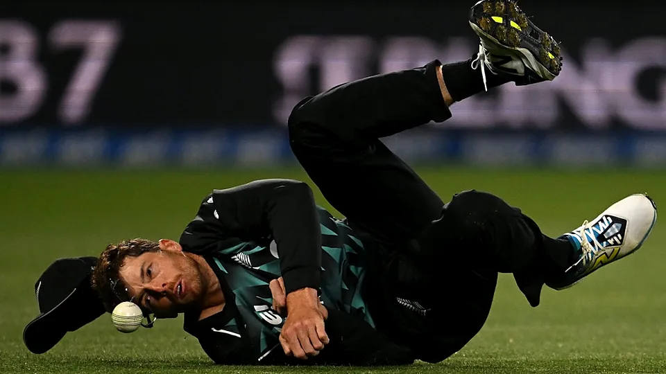Kane Williams' Nightmare: How 4 Fielding Errors Let India Crash New Zealand's 181-Run Target